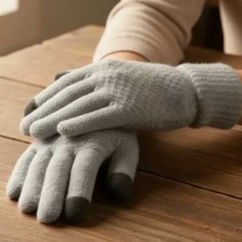 Ladies Stylish Grey Winter Knit Gloves